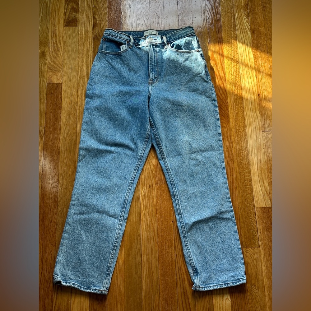 Abercrombie ultra high rise ankle crop